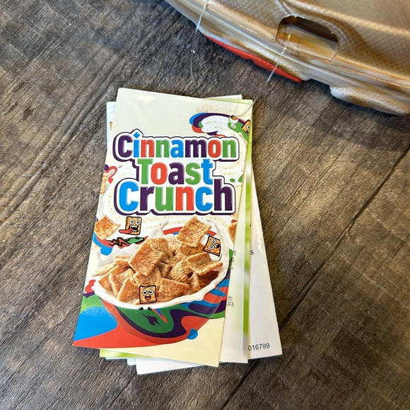 NWT Limited Edition BRAND NEW Cinnamon Toast Crunch Crocs Size M10/W12 - Picture 5 of 9